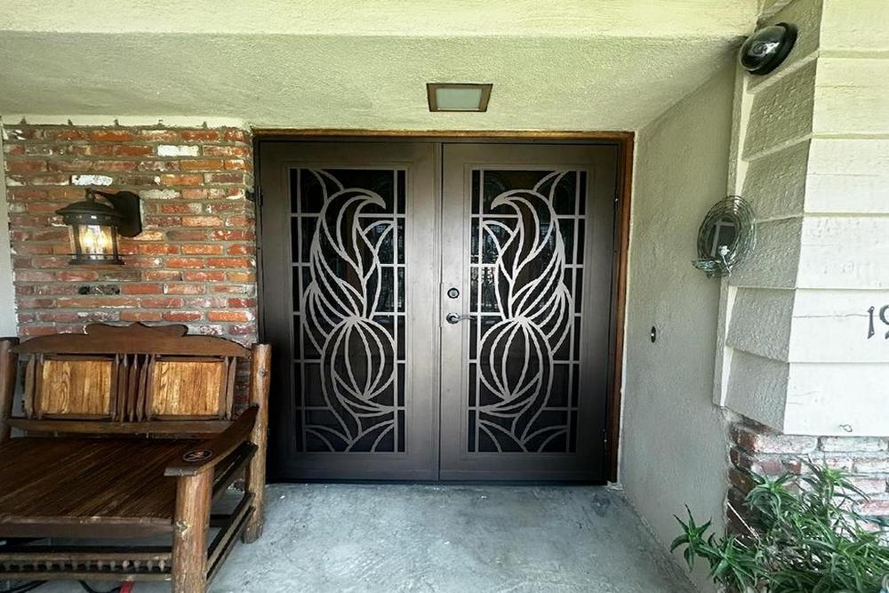 How Security Screens Provide Effective Storm Protection Without Compromising Aesthetics