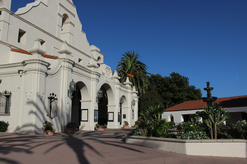 Hinged Single Doors in San Gabriel, CA