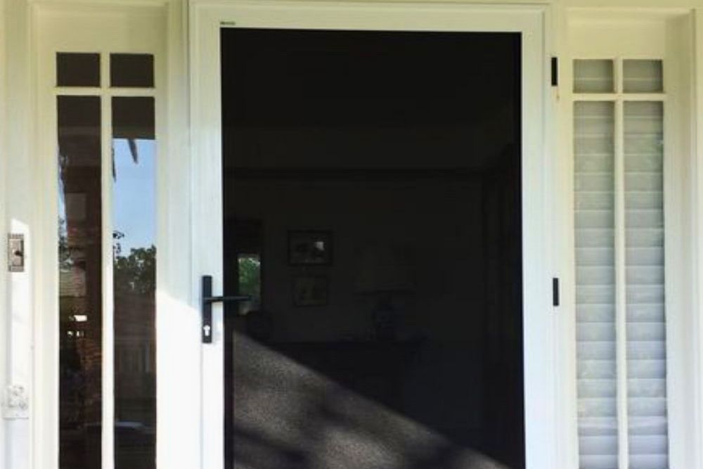 Why Burglars Think Twice About Homes with Security Screen Doors