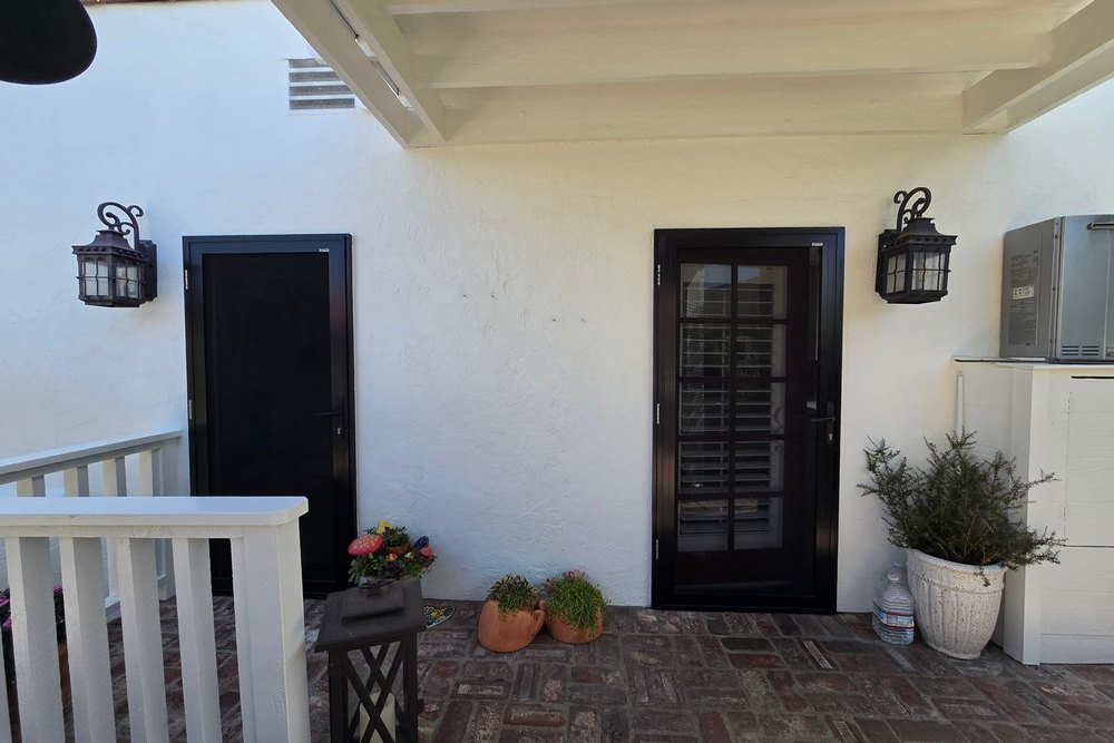 Why Security Screens Matter When Your Home Is Unoccupied